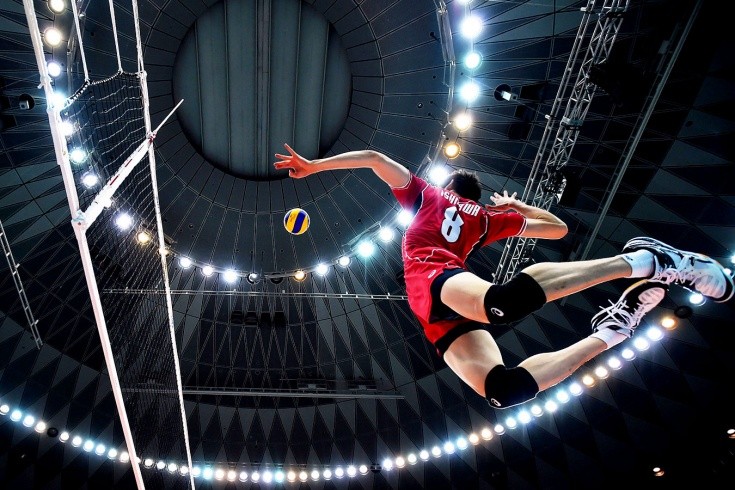 Що відноситься до технічних елементів гри у волейбол?