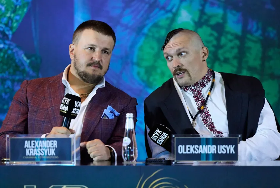 усик і олександр красюк