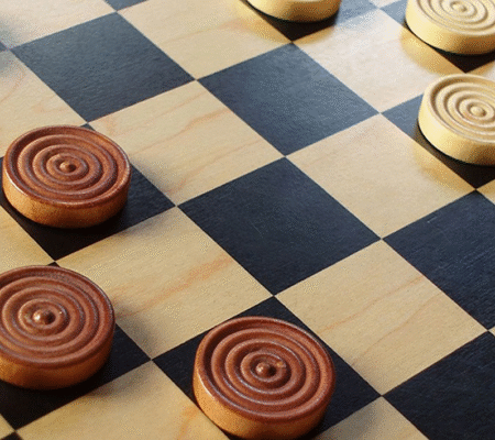 Шашки: повні правила гри, стратегії перемоги та гра онлайн